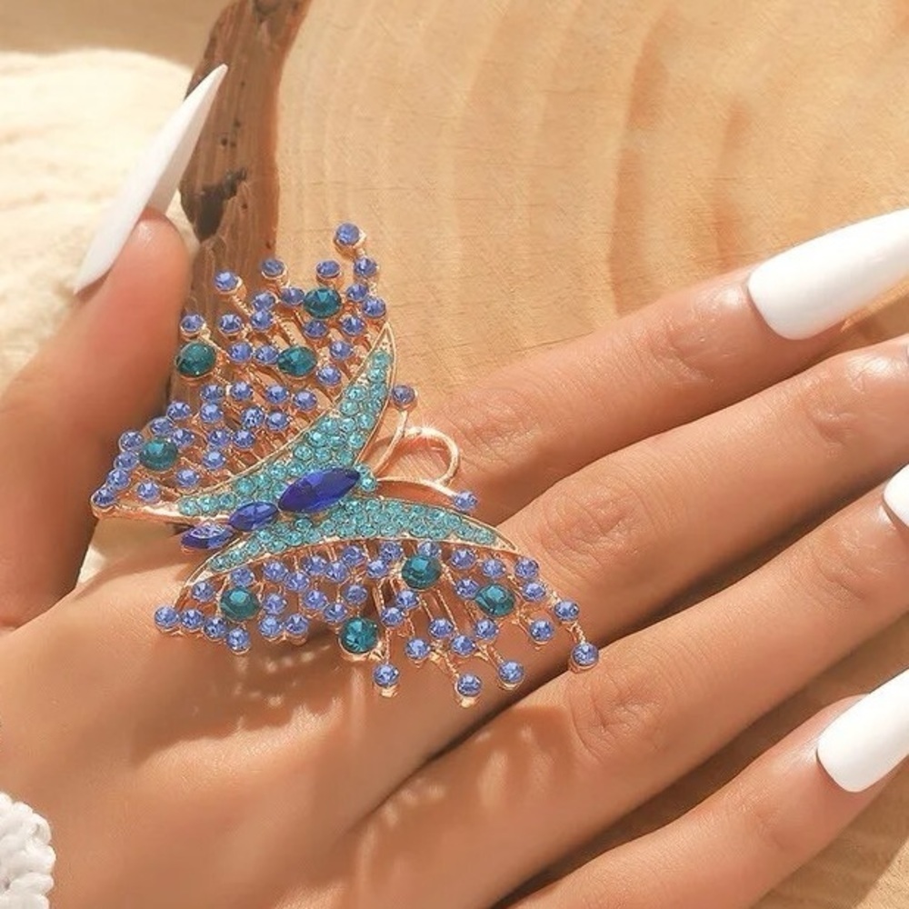 Huge Butterfly Rhinestone Statement Ring - Picture 5 of 7